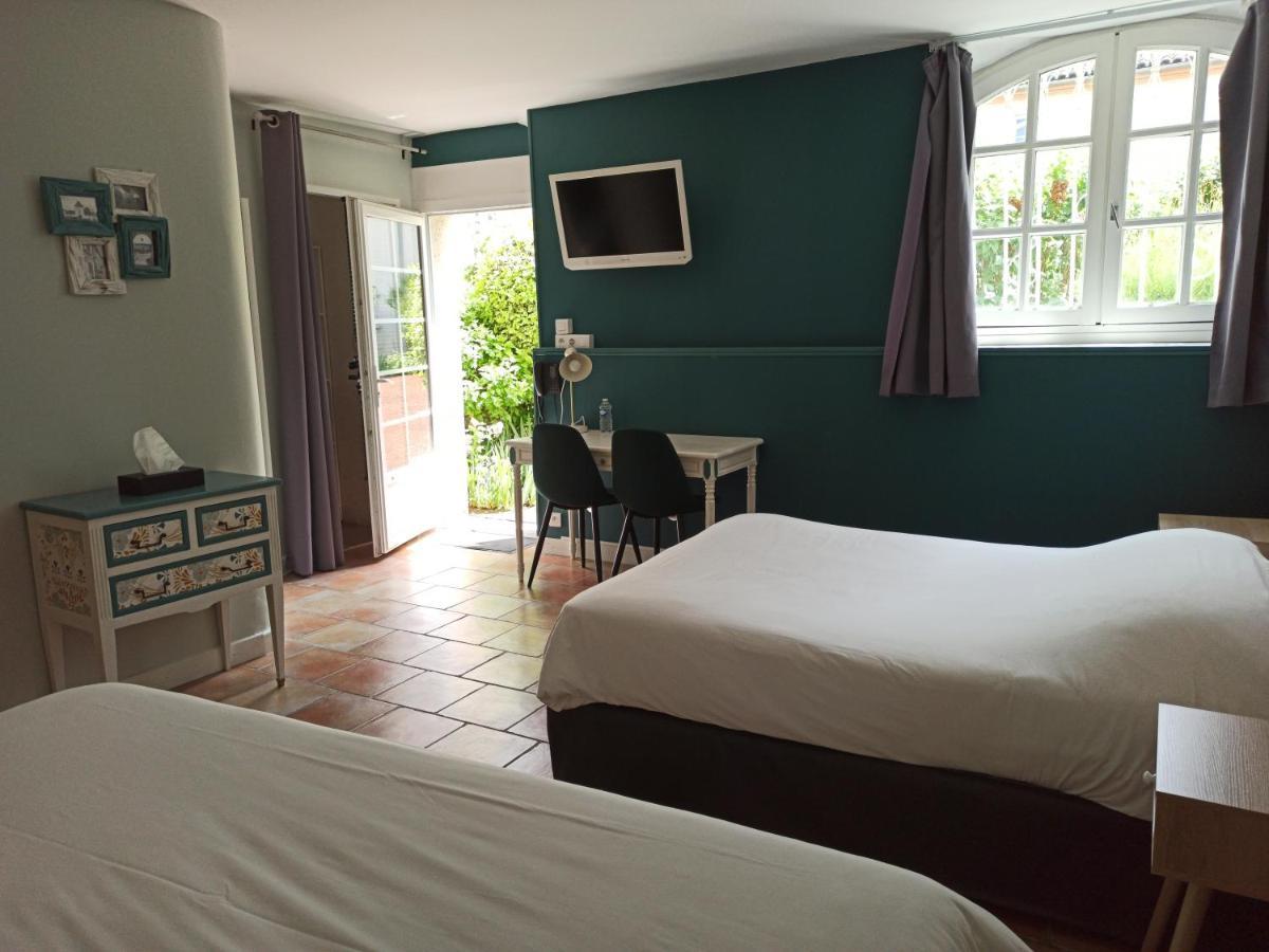 Logis Hotel Le Prince Noir Sérignac-sur-Garonne 외부 사진