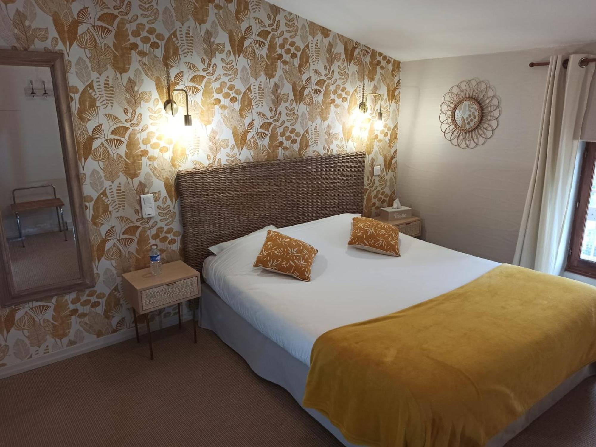 Logis Hotel Le Prince Noir Sérignac-sur-Garonne 외부 사진