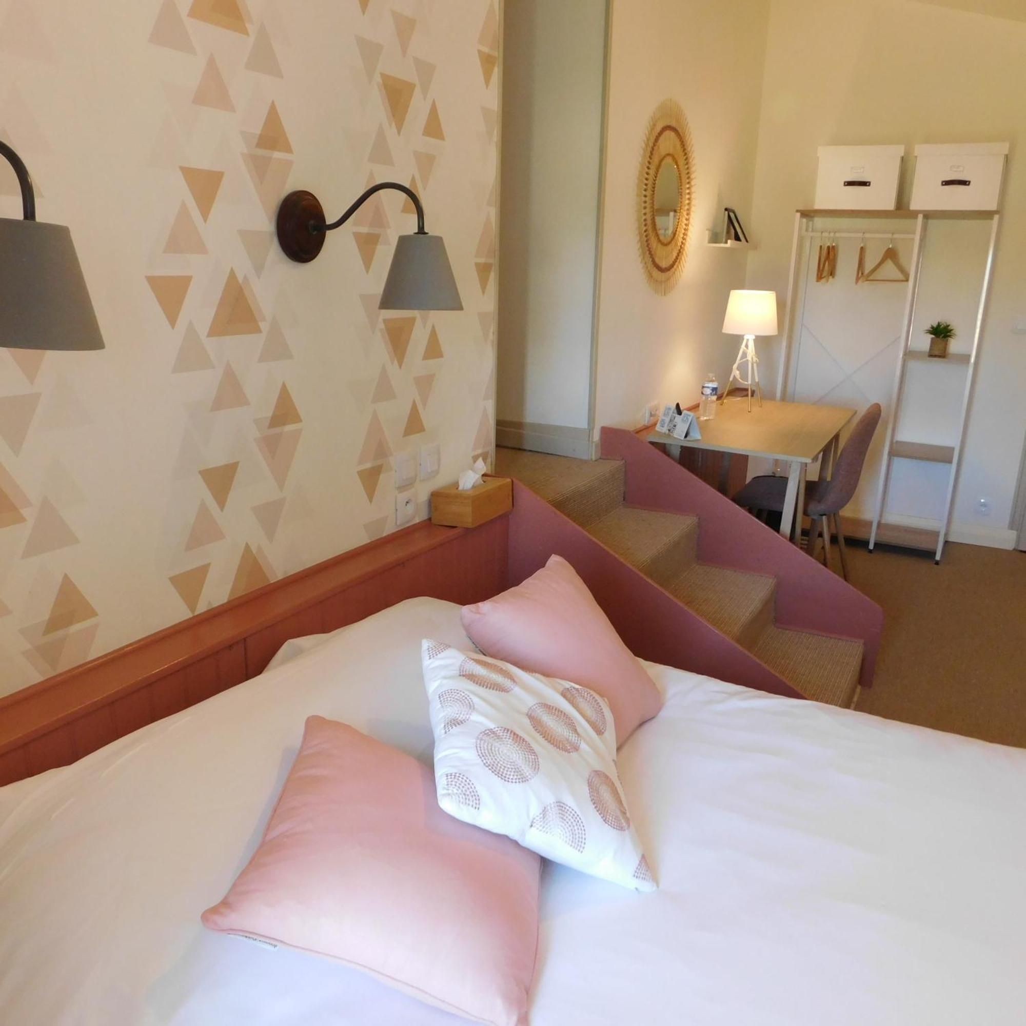 Logis Hotel Le Prince Noir Sérignac-sur-Garonne 외부 사진