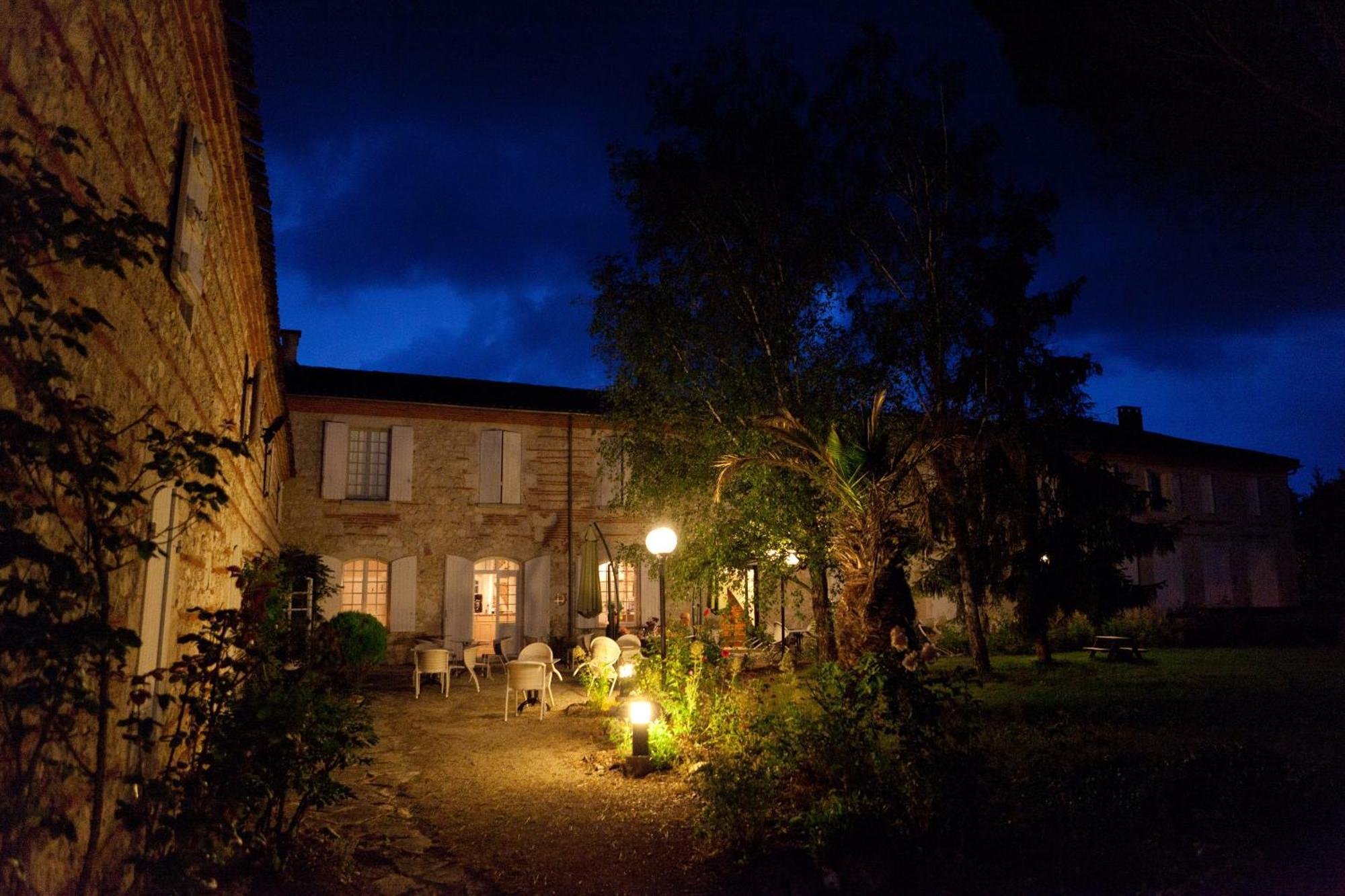 Logis Hotel Le Prince Noir Sérignac-sur-Garonne 외부 사진