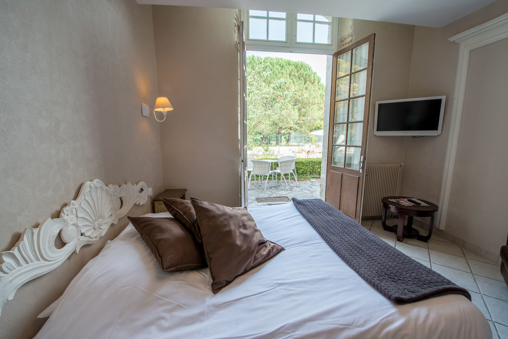 Logis Hotel Le Prince Noir Sérignac-sur-Garonne 외부 사진